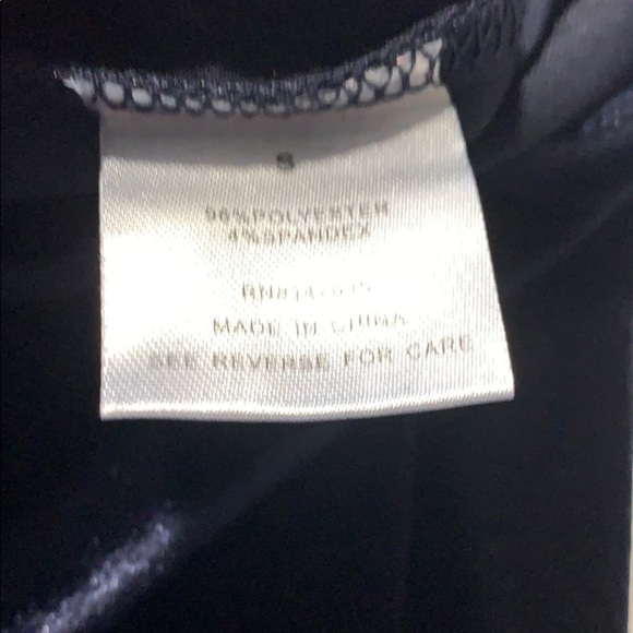 NWT. Romeo & Juliet Couture Navy Blouse. Size M. - Picture 12 of 13